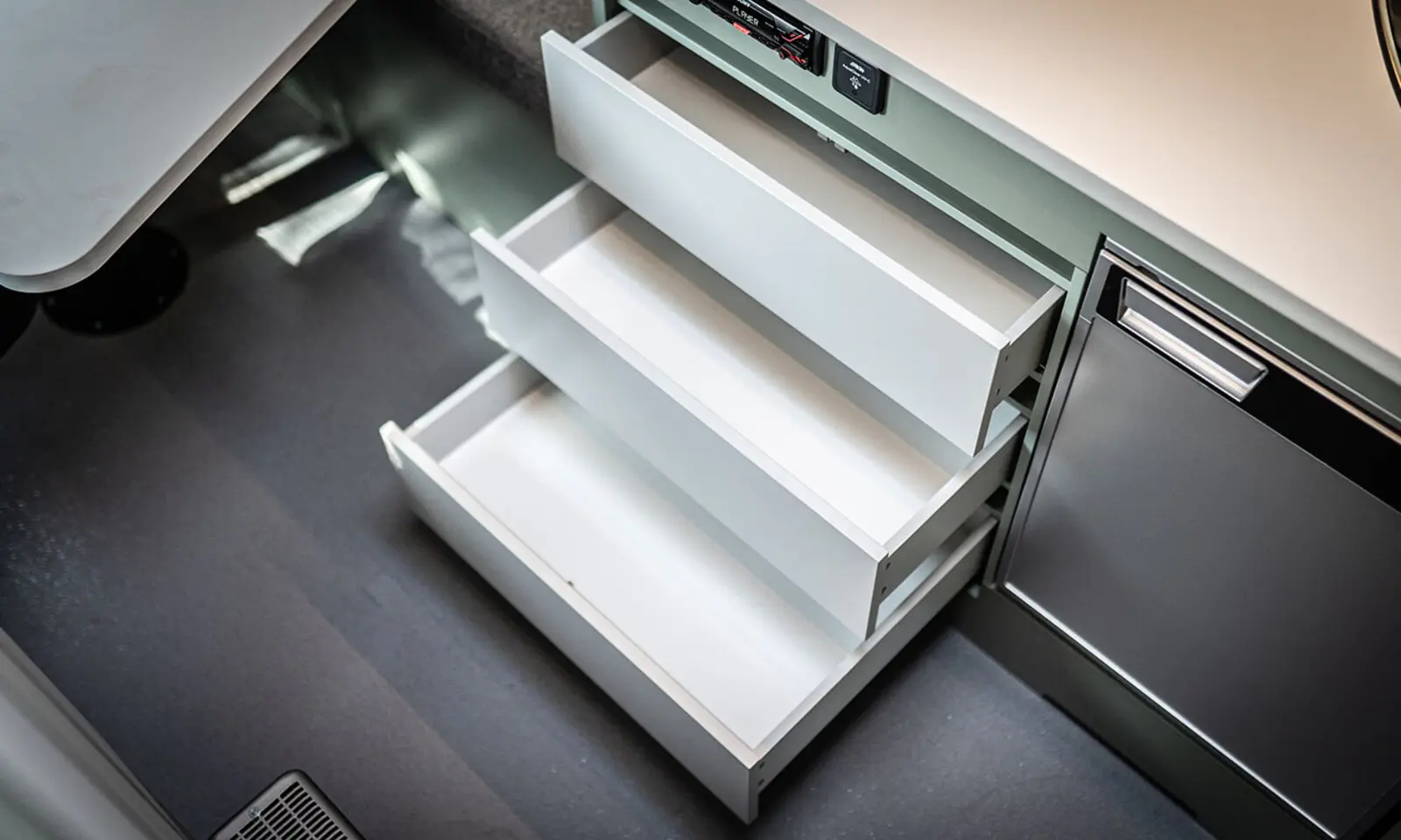 ARCHURAY OMNİ 4.10 Soft-Close Çekmece Depolama Sistemi